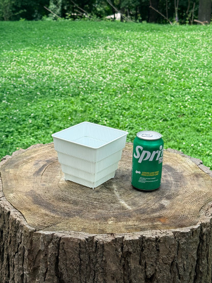 Square mesh aerated pots