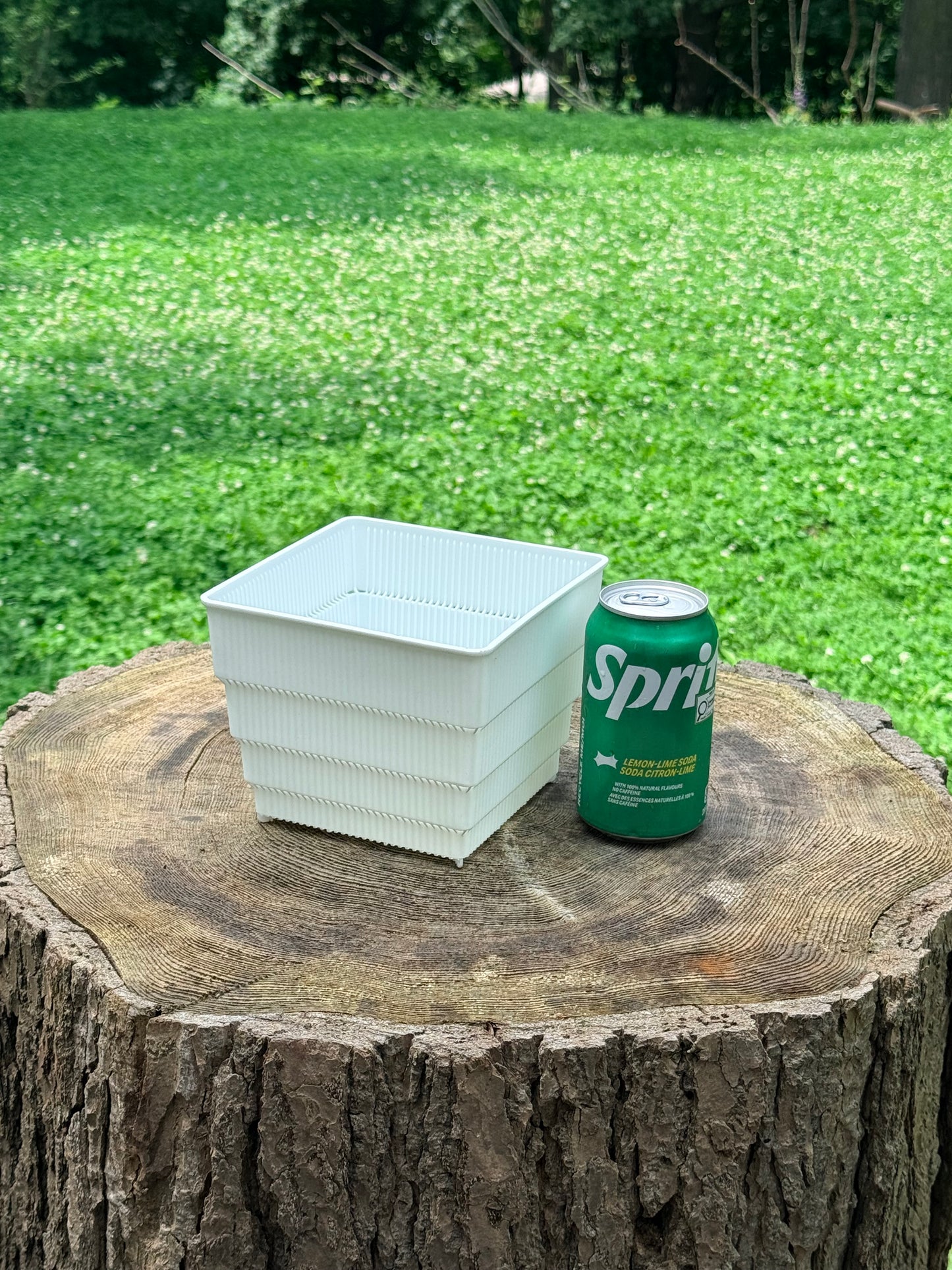 Square mesh aerated pots